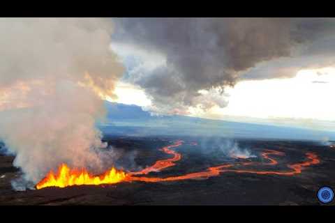 🌎 Mauna Loa, Hawaii Volcano Eruption | New Footage USGS!