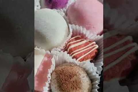 Valentine''s DAY 2022 in Honolulu HAWAII | Buca di Beppa HEART Lasagna Set & Fujiya Mochi Box..