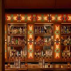 The Ultimate Guide to Bars with a Dance Floor in Western Washington